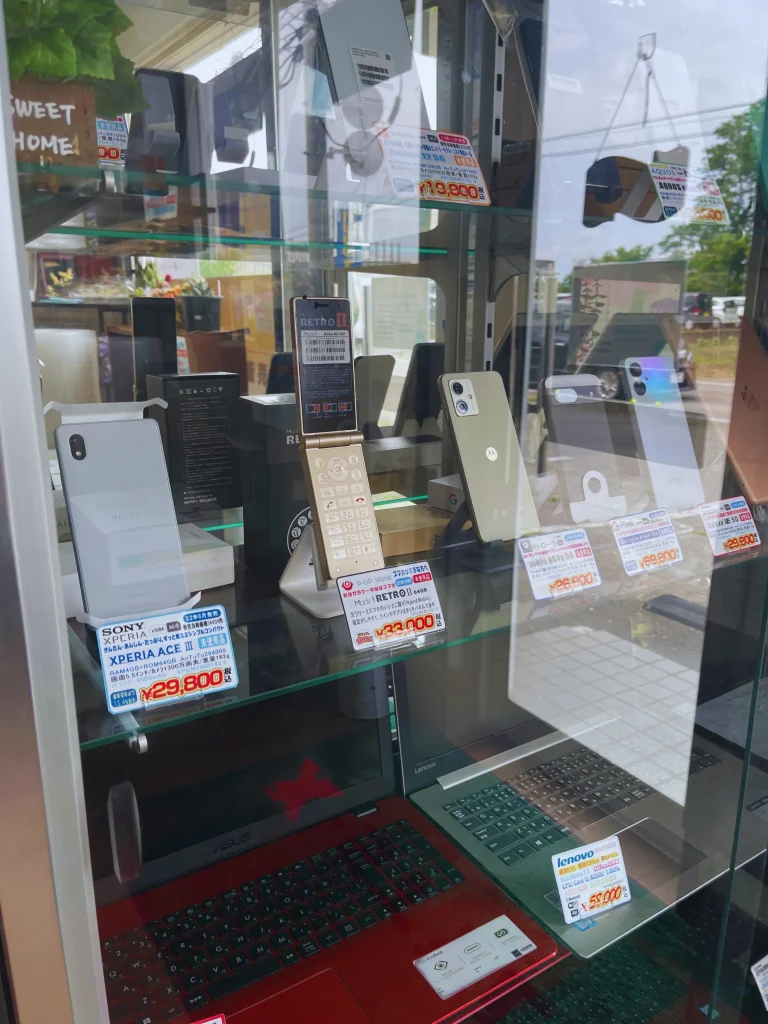栃木県那須塩原市、パソコンスマホ販売エックススタイルの店内画像